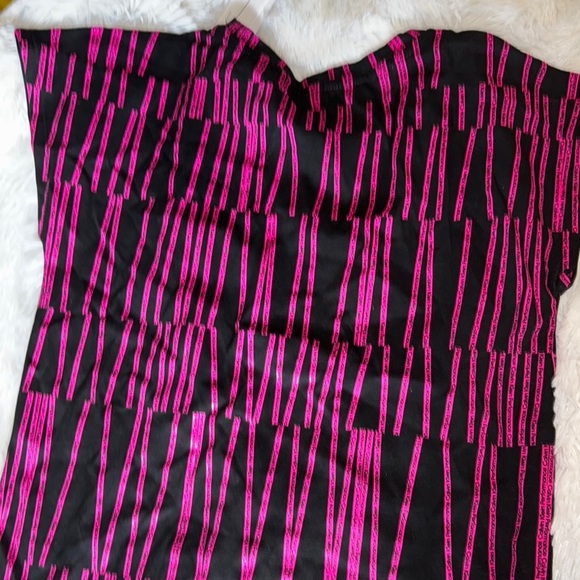 Calvin Klein Pink Girls Short Sleeve T-Shirt - Picture 3 of 3